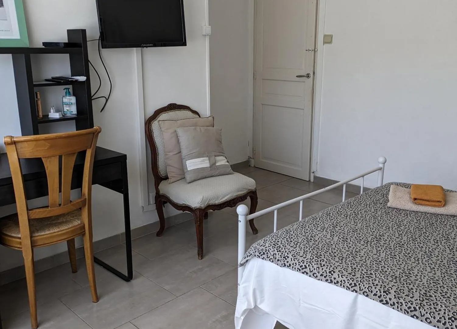 Quarto em Acomodações Particulares Maison D'Hote Du Jas Ensues-la-Redonne