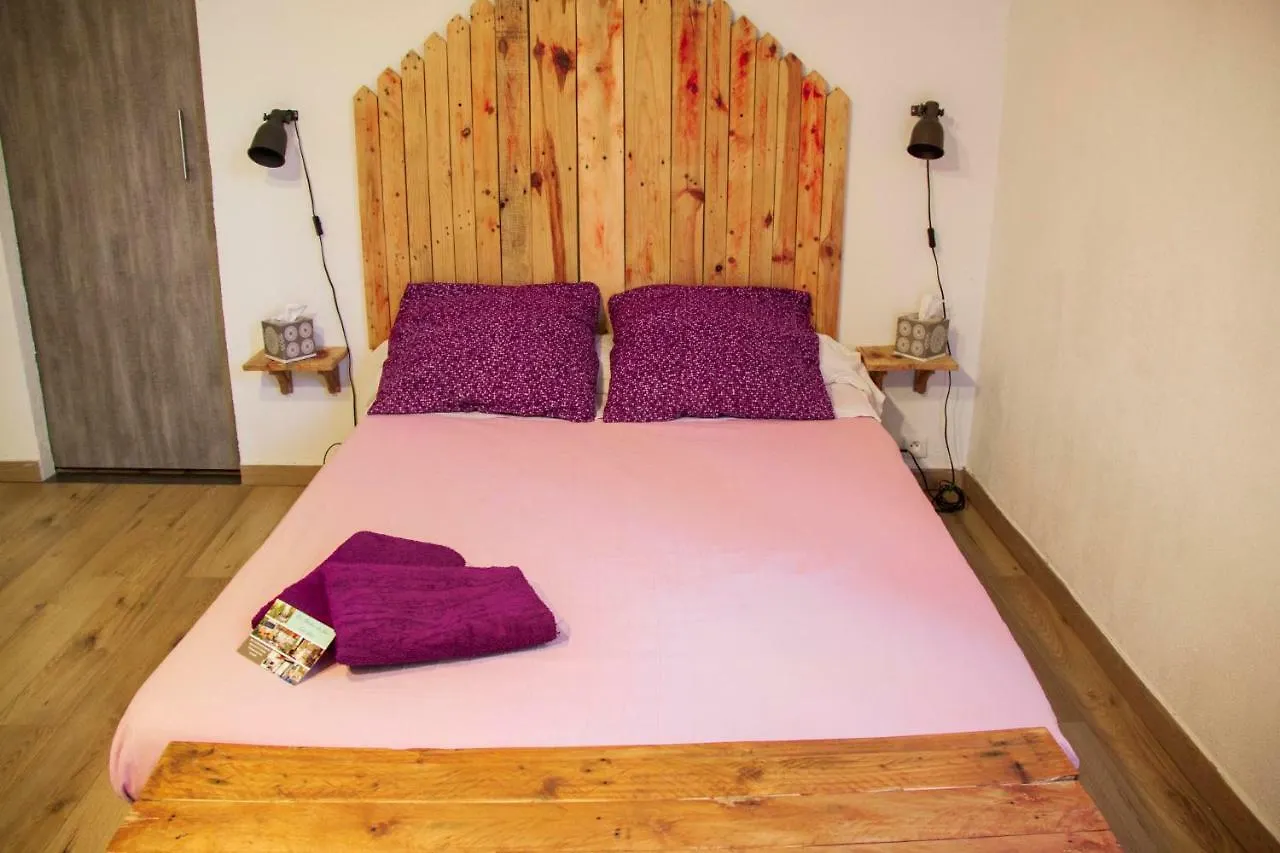 Quarto em Acomodações Particulares Maison D'Hote Du Jas Ensues-la-Redonne