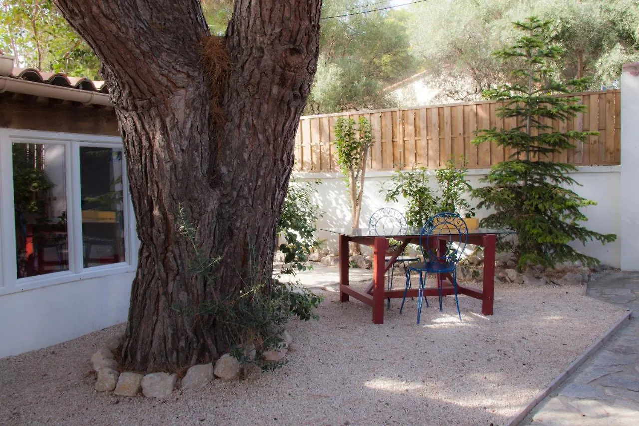 Maison D'Hote Du Jas Ensues-la-Redonne Quarto em Acomodações Particulares
